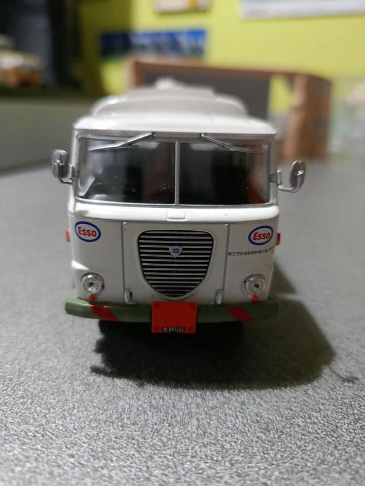 Camion d'epoca scala 1/43 - Immagine 3 di 4