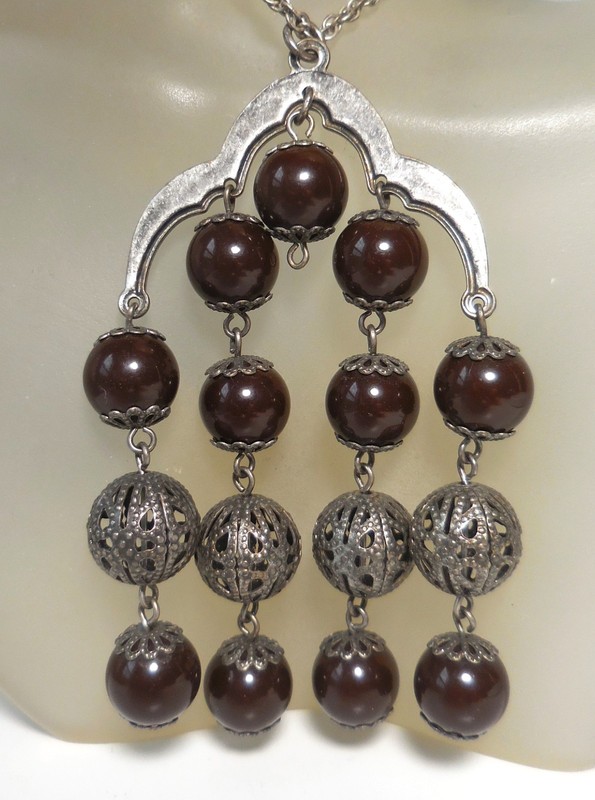 Chandelier Dangle Drop Long Chain Necklace Vintage Jewelry Mark NWT (Avon)