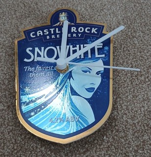 novelty home bar / man cave ..... beer pump clip clock