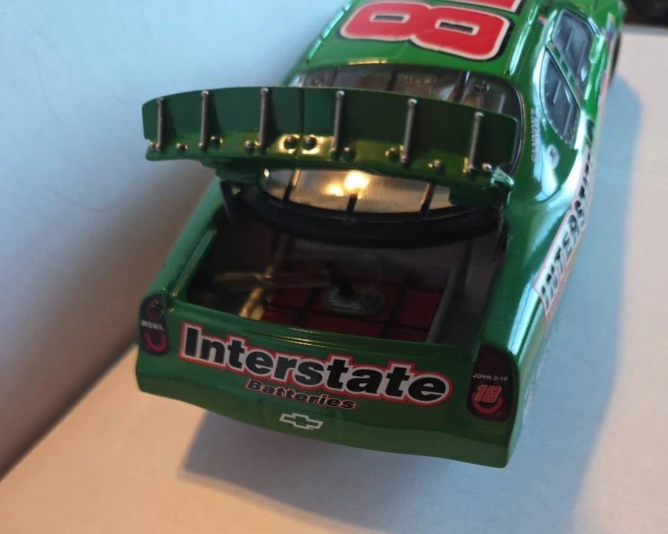 Baterías interestatales/Hulk 2003 Monte Carlo 1:24 Acción #18 Bobby Labonte Foto 4 de 4