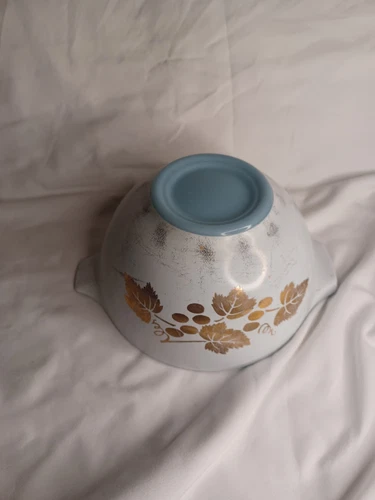 Pyrex Golden Grape Delphite Blue 1 1/2 pt Cinderella Bowl #441 Vintage