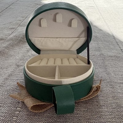 New Unbranded Green Apple Travel Jewelry Box Organizer Faux Leather Ring Case