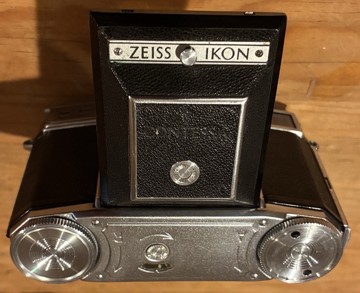 Vintage Zeiss Ikon Contessa 35 mm Rangefinder Camera with 45mm f