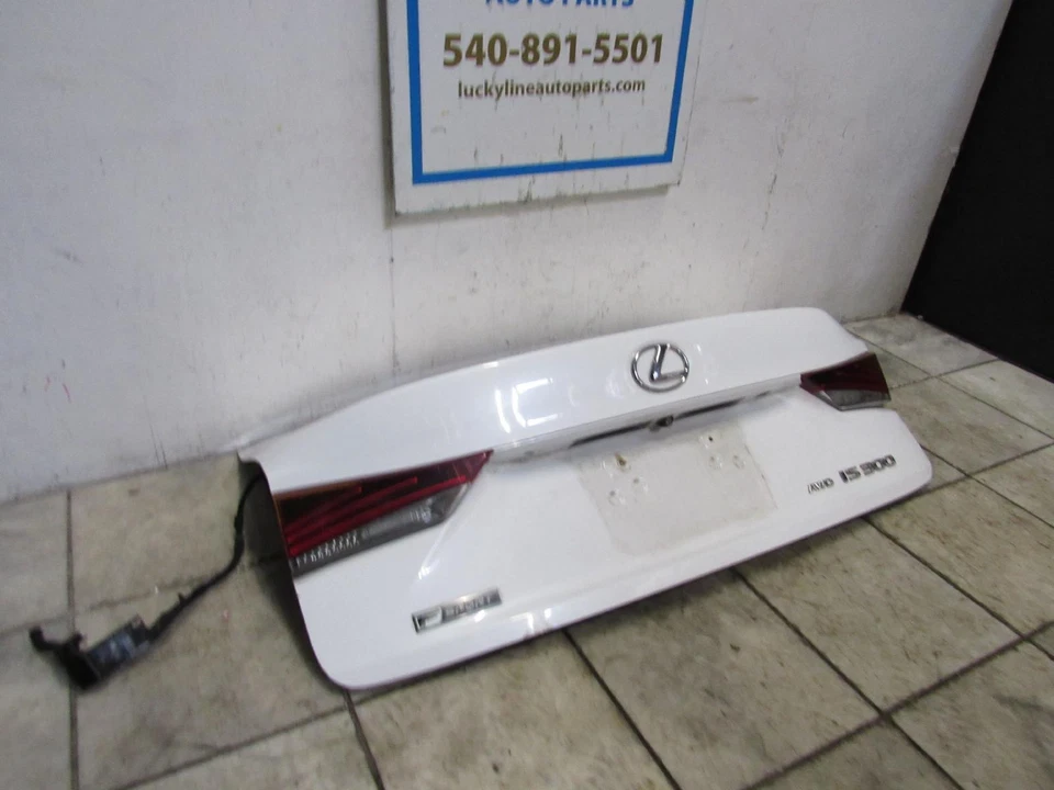 16 17 18 19 LEXUS IS300 PORTA-MALAS - Imagem 3 de 4