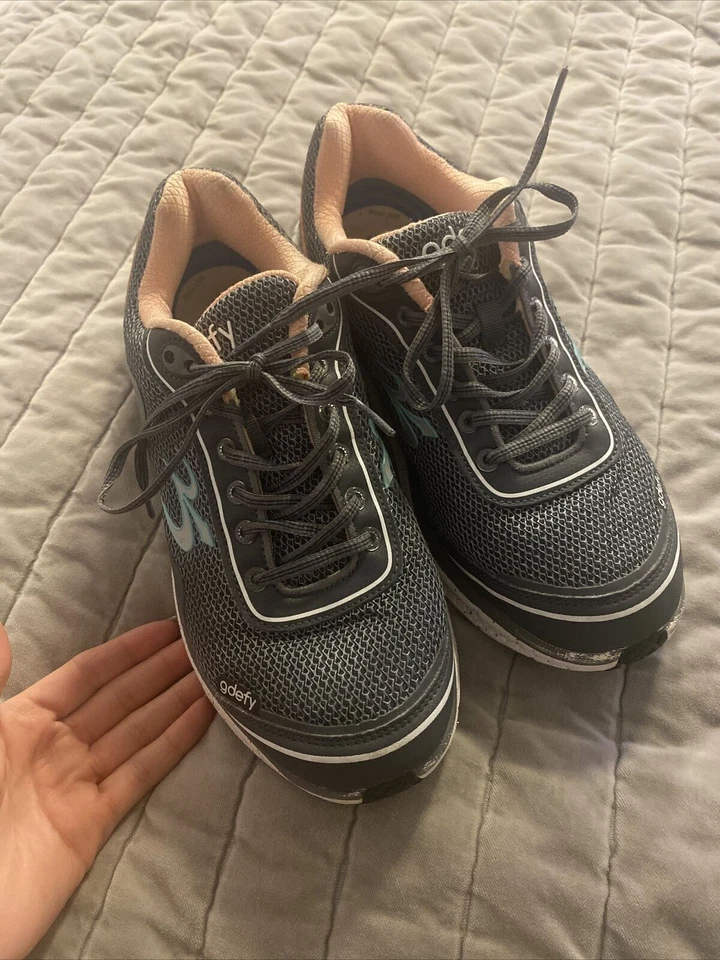 Gdefy Gravity Defyer Mighty Walk Women's Pain Relief Shoes 10.5 TB9024FGP-W Gray - Image 2 of 4