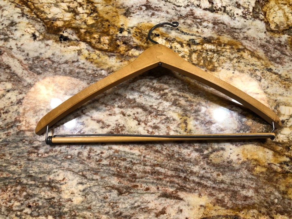 Percha publicitaria de madera vintage Wm H Wanamaker House of Worsted Tex Foto 4 de 4