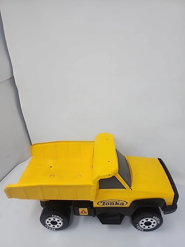 Vtg 2001 Tonka Dump Truck Yellow Metal Pressed Steel 4 Wheels Toy - Image 4 of 4