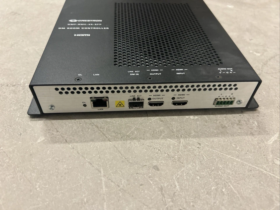 Receptor de fibra Crestron DMF-RMC-4K-SFP Foto 2 de 3