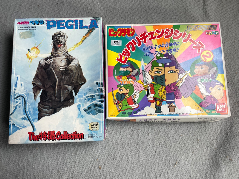 Lot of 2 Vintage Bandai Model Kits - Pegila Tokusatsu & Bikkuriman TOHO Monster