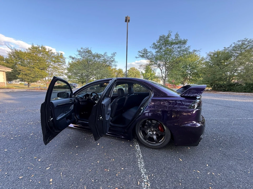 2015 Mitsubishi Evolution GSR - Image 4 of 4