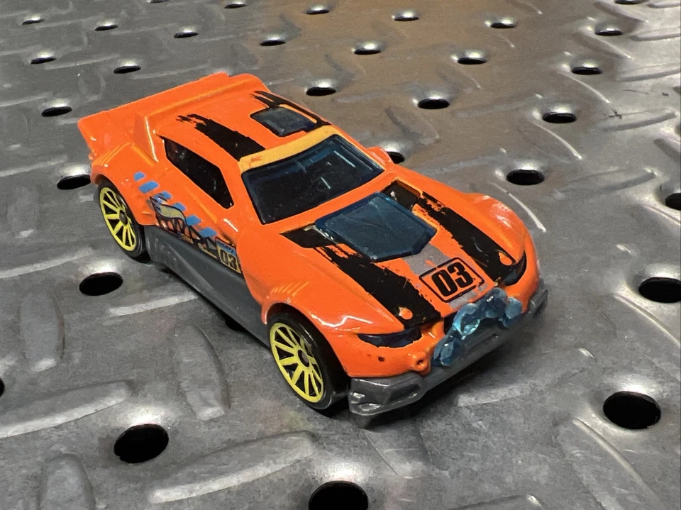  Mattel Hot Wheels Rally Cat 2017 DTX15 juguete fundido a presión coleccionable naranja deportes  Foto 2 de 4
