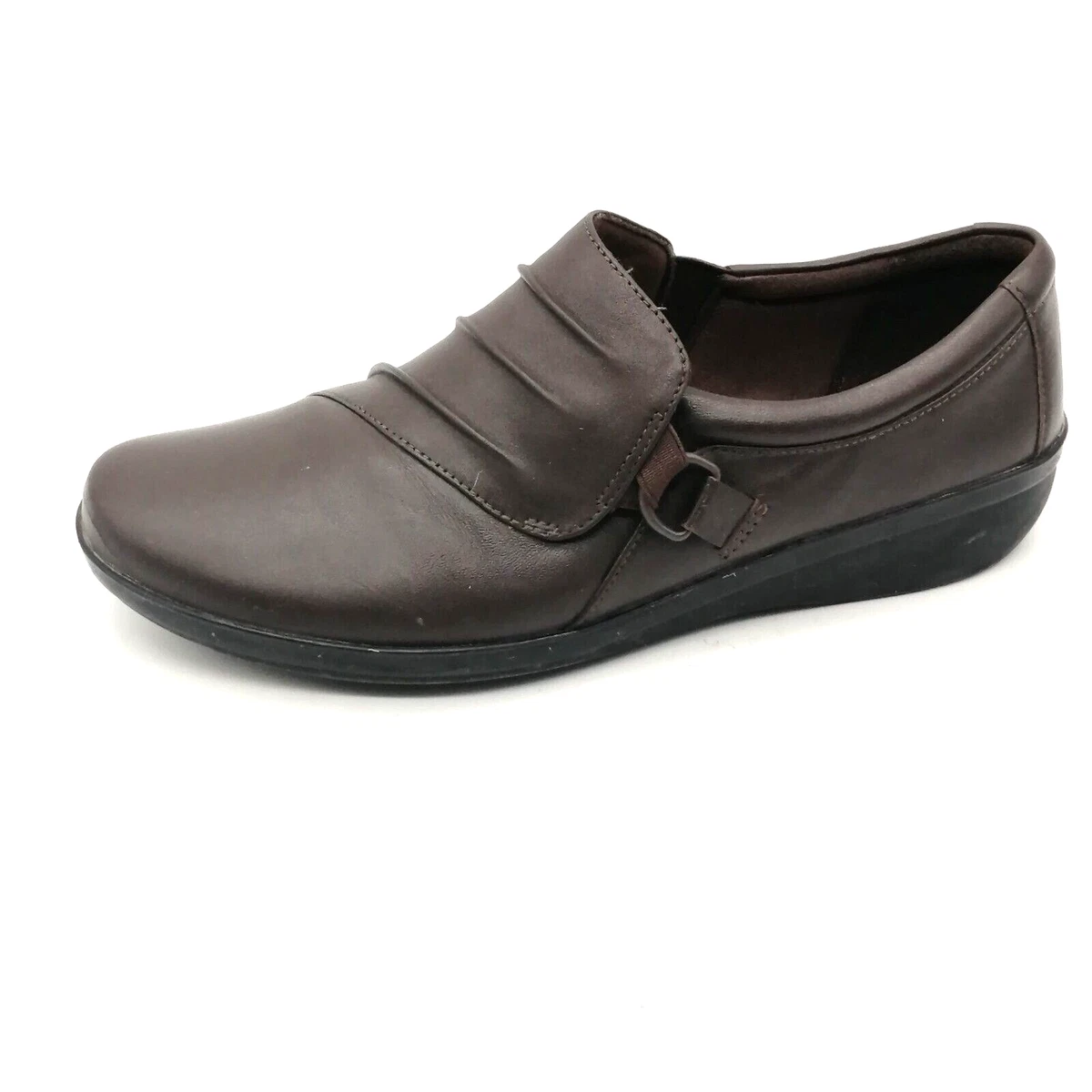 Round toe hotsell clarks loafers womens