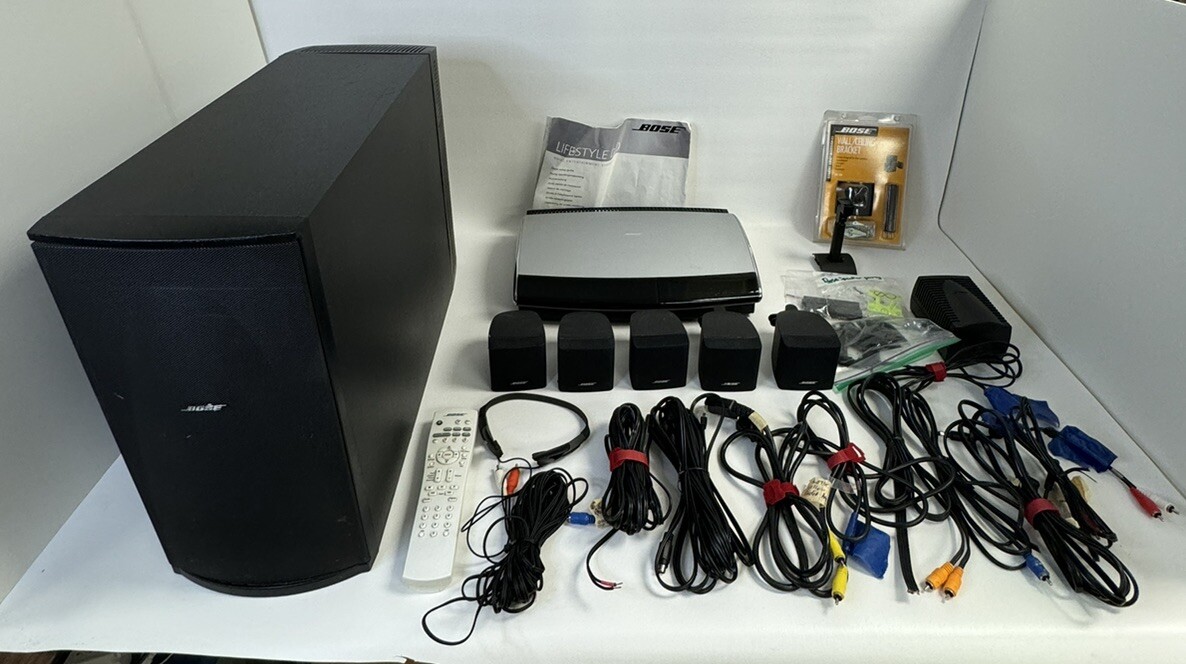 BOSE Lifestyle AV18 Media Center/ PS18 II Powered Speaker BOSE Lifestyle AV18 Media Center/ PS18 II Powered Speaker