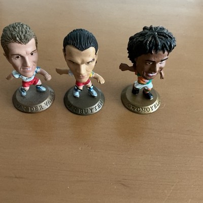 3 MicroStars Corinthian mit goldenen Sockel