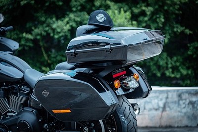 Vivid Black Razor Tour Trunk Pack Luggage Pad Fits Harley Lower