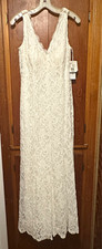 David's Bridal Ivory Lace Sheath Wedding Dress V-Neck Sleeveless Full-Length 14