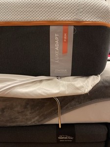 Tempurpedic luxe Adapt twin long one mattress $250 ( firm)