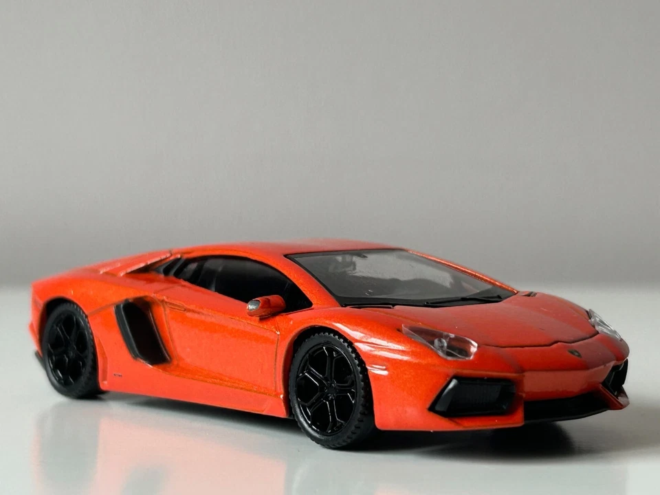 Lamborghini Aventador LP700-4 Italian Car Model Metal Diecast Toy 1:43 Welly - Image 3 of 4