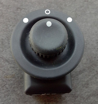 Bouton reglage retroviseur Renault Clio 2 Megane 1 99/03 8 broches 7700429992 C Bouton reglage retroviseur Renault Clio 2 Megane 1 99/03 8 broches 7700429992 C