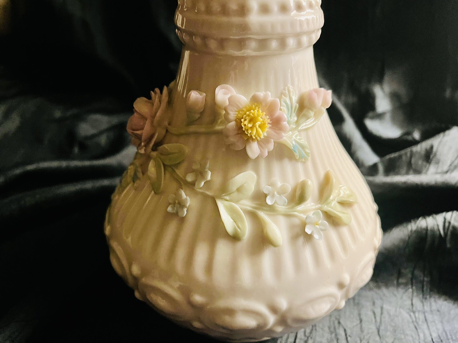 9" Irish BELLEEK ABERDEEN Vase applied flowers Green mark Pitcher. eBay