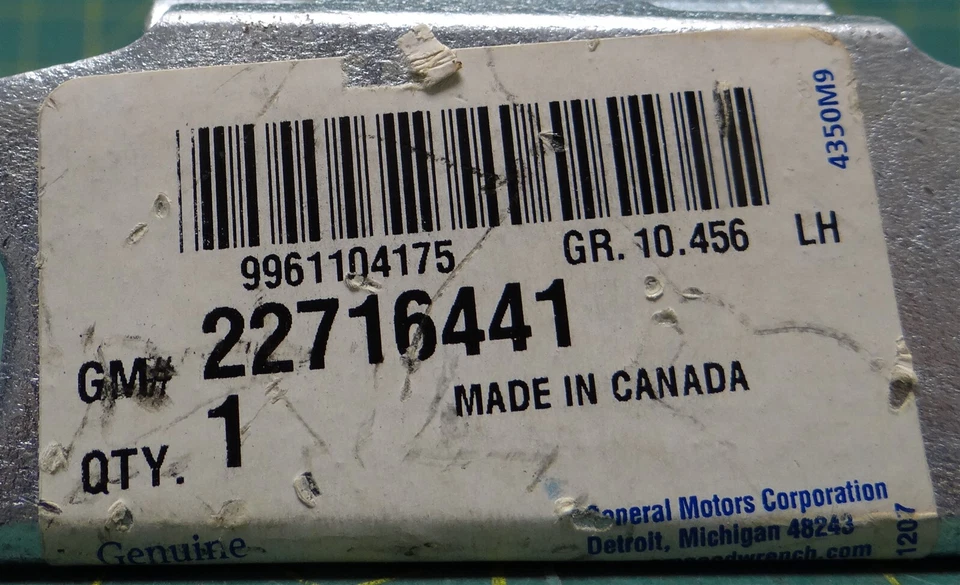 Bisagra de puerta trasera GM 22716441 para Oldsmobile Alero 1999-2005 y Pontiac Grand Am Foto 2 de 4