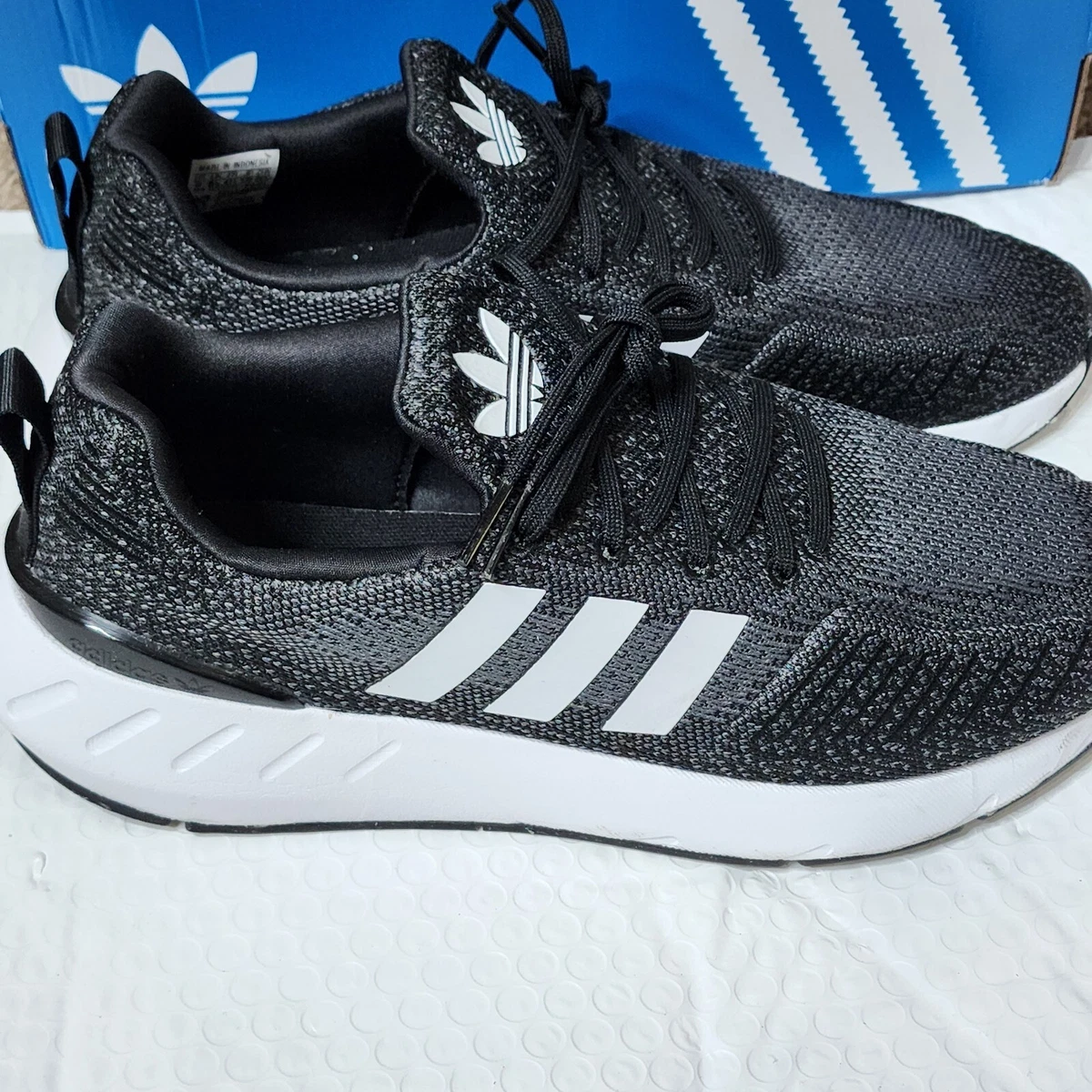Men Adidas Originals Swift Run 22 Athletic Shoes BLACK WHITE GREY