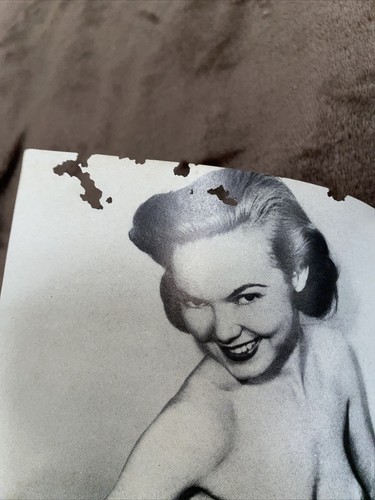 VINTAGE MEET THE GIRLS VOL 1 NO 3 JUDY O’DAY BETTIE PAGE NUDIE MAG 1950s - Picture 4 of 7