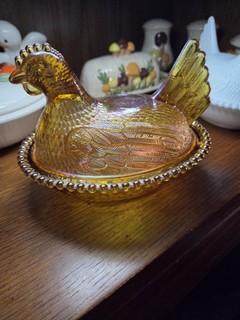 Vintage Iridescent Gold/ Amber Hen On Nest Grest Condition
