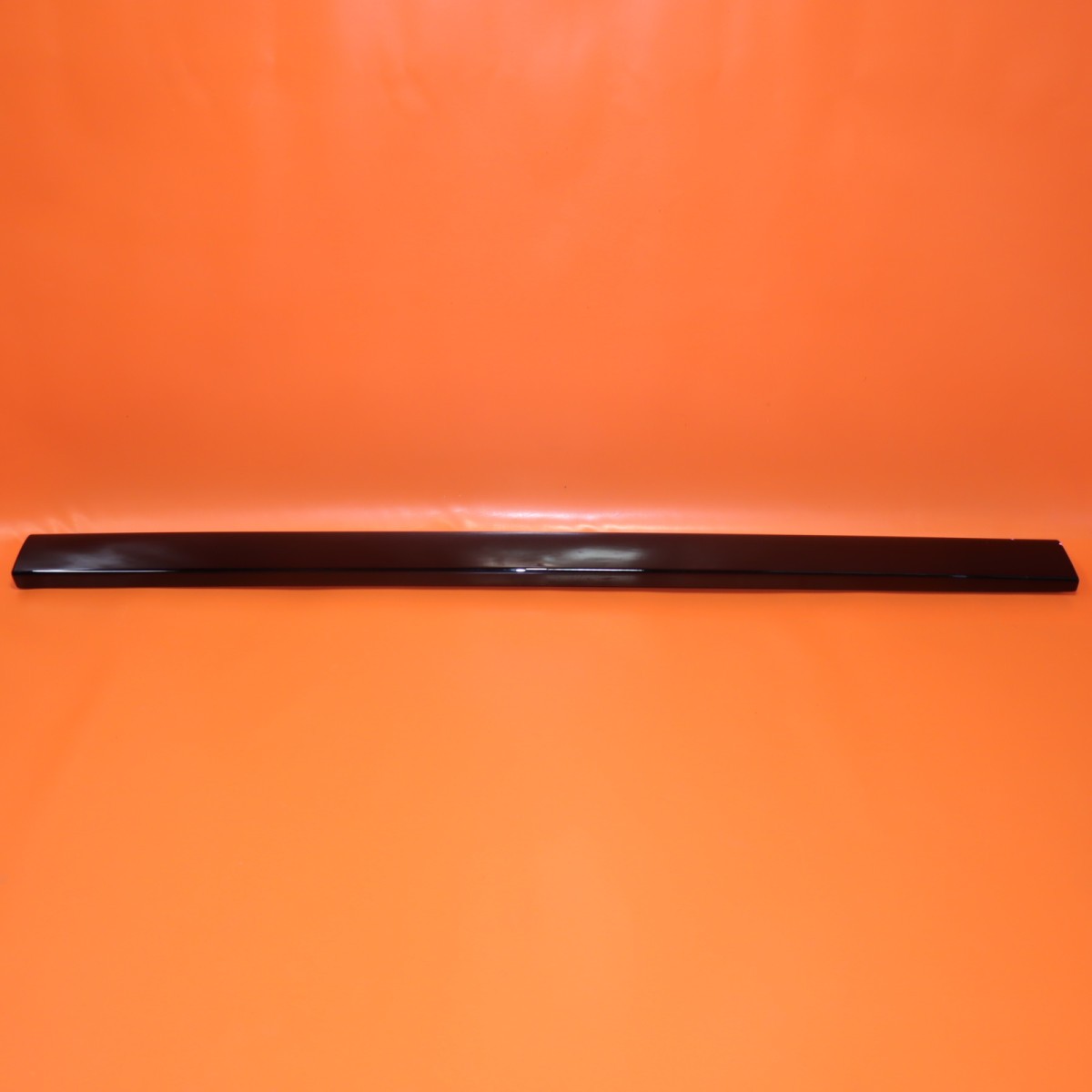 Rolls-Royce Cullinan 2025-2026 Front Left Body molding Black