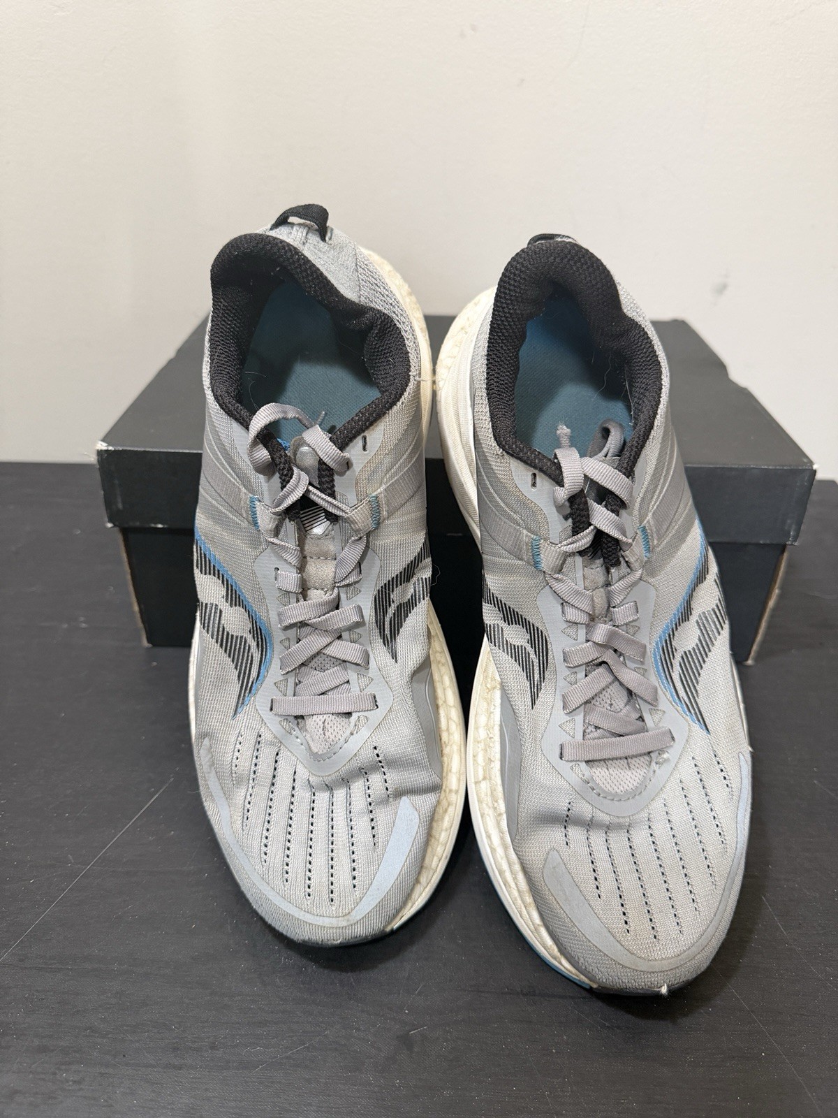 Size 9 - Saucony Tempus Gray- Pre Owned- Good Condition thumbnail 3