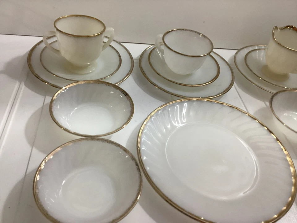 14 Pcs Vintage Fire King White swirl Milk Glass Oven Ware With Gold Rim - Image 4 of 4