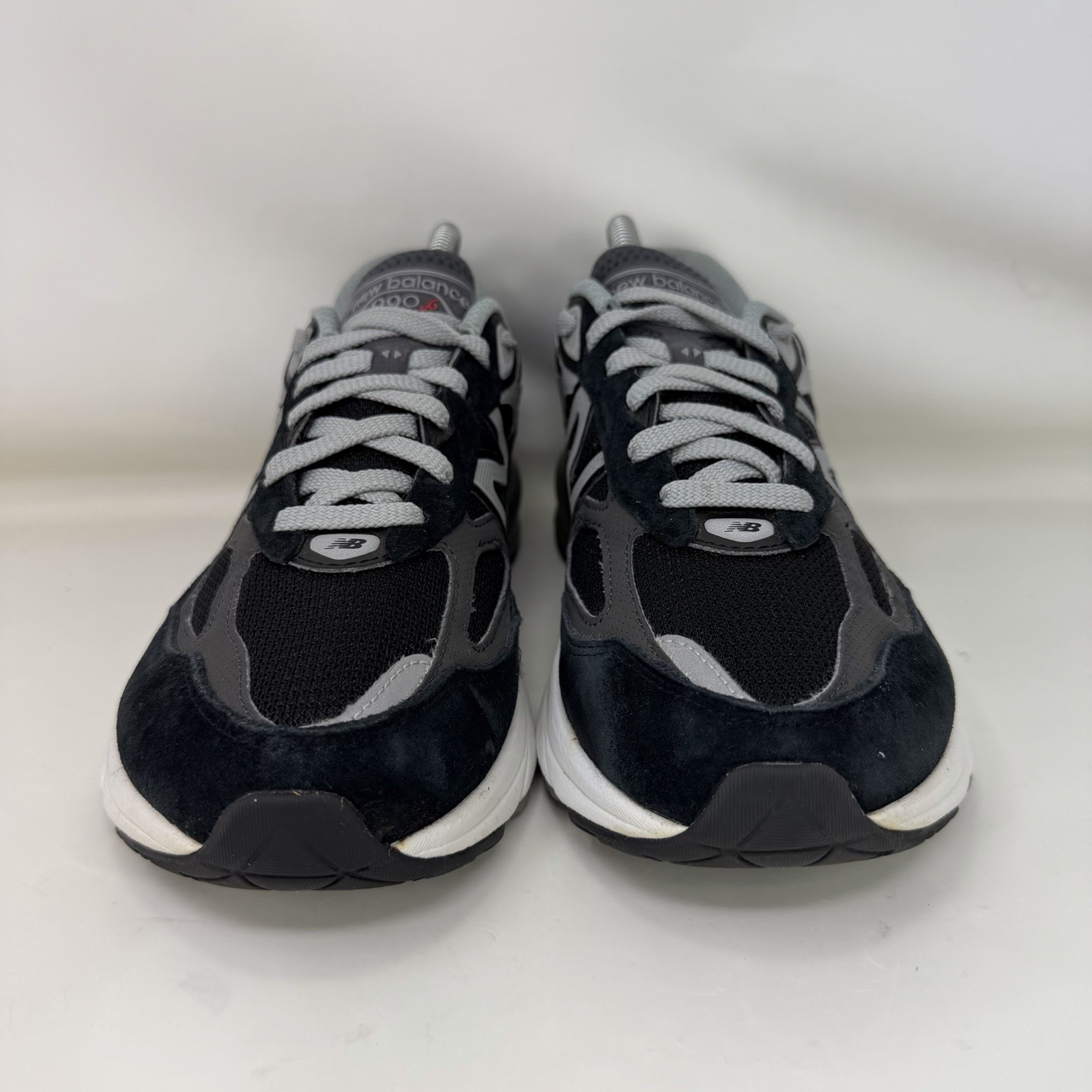 New Balance 990v6 Running Shoes Black Silver Youth Size 7 / Women’s Size 8.5 thumbnail 3