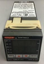 Love Controls Digital Process Controller Type 4x Model 16010 (b80)