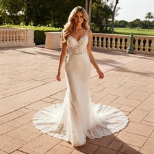 Ivory Lace Appliques V-Neck Sleeveless Mermaid Wedding Dresses Train Bridal Gown