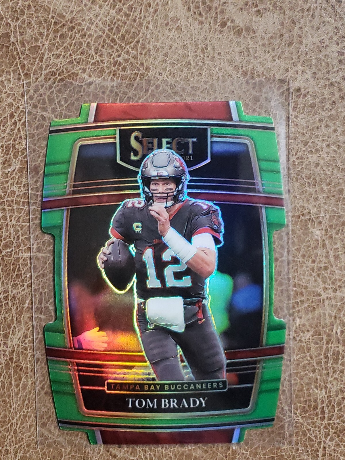 2021 Panini Select Tom Brady #1 Concourse Die Cut Neon Green Prizm 130/349 Bucs