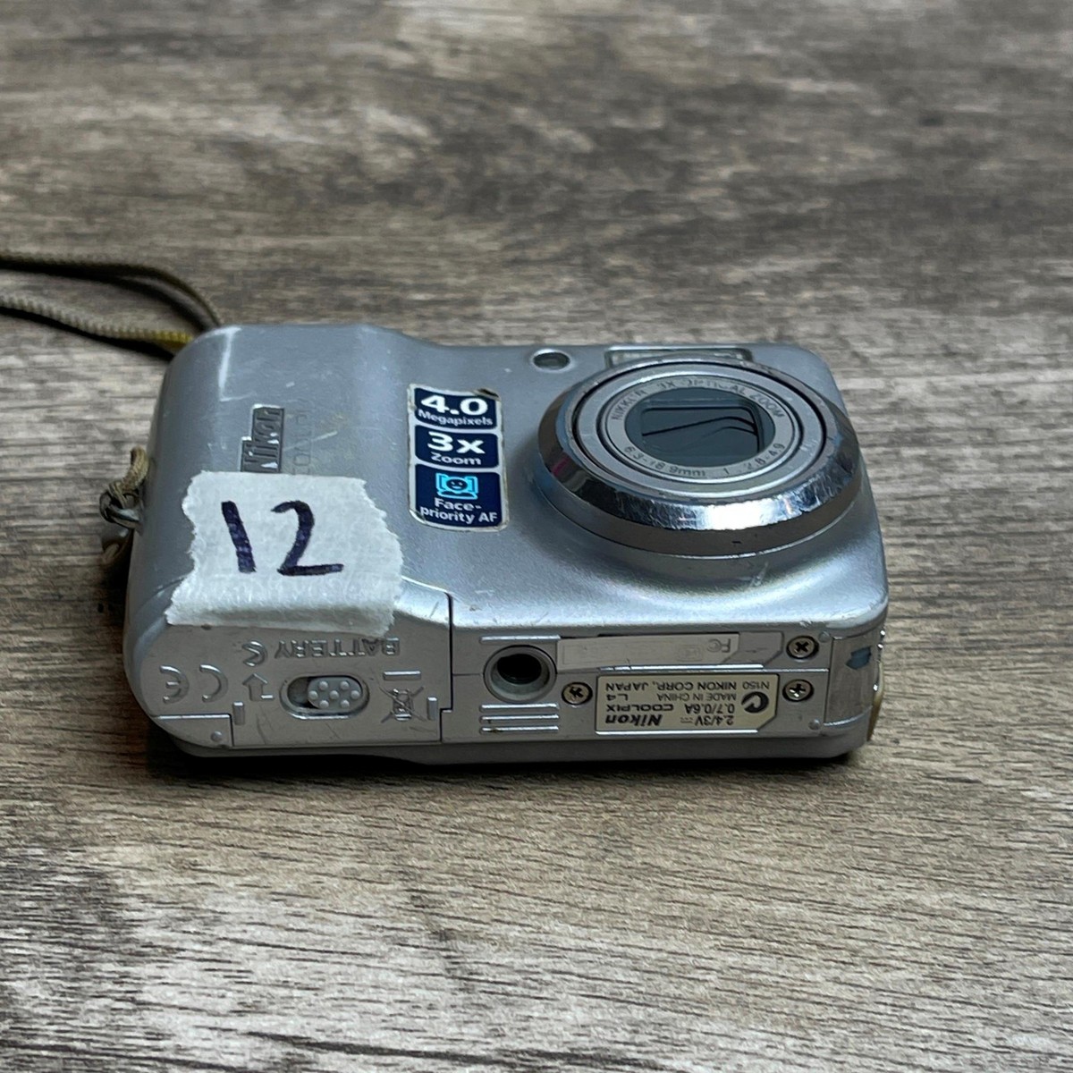 Nikon Coolpix L4 Silver 4MP 2″ LCD Screen 3x Optical Zoom