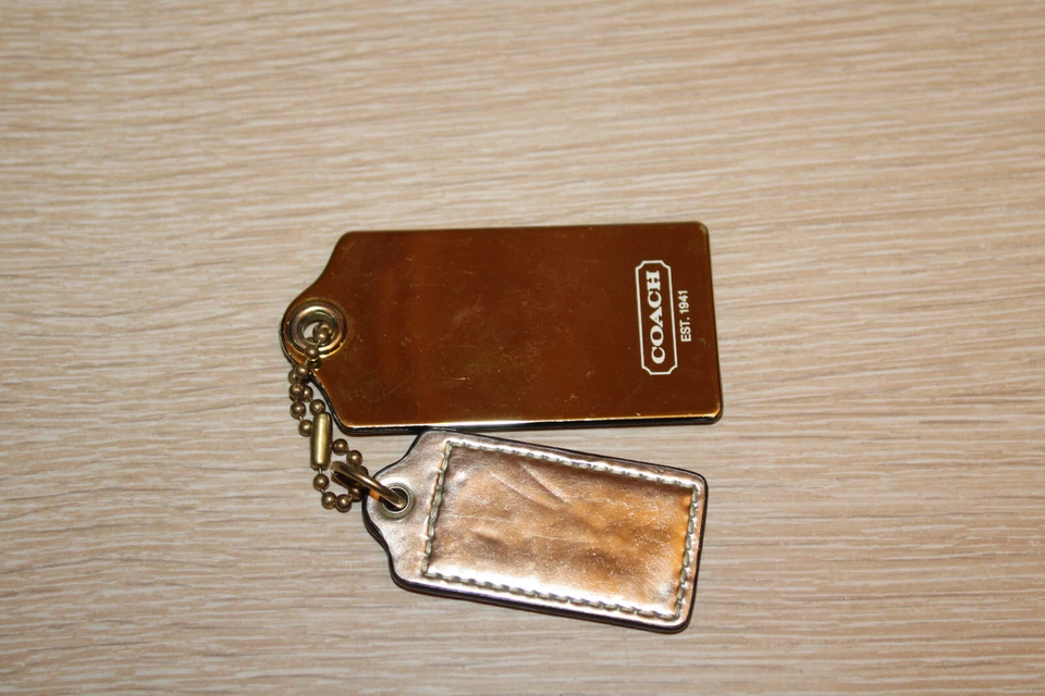 COACH Azul Plástico Dorado Cuero Repuesto Cartera Bolso Colgante Etiqueta Dije CONJUNTO Dos Foto 3 de 4