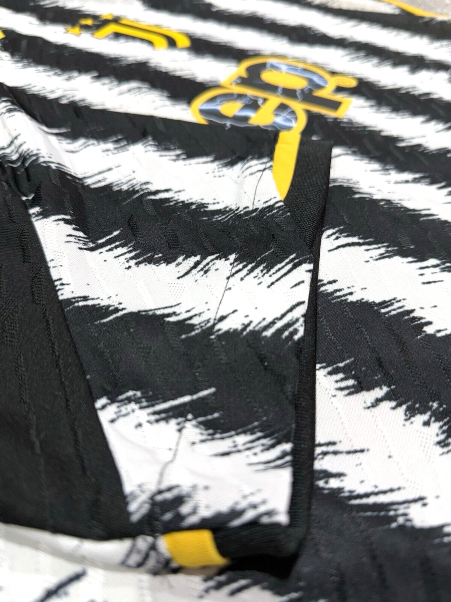 2023/24 Juventus Authentic Home Jersey #7 Chiesa Large Player