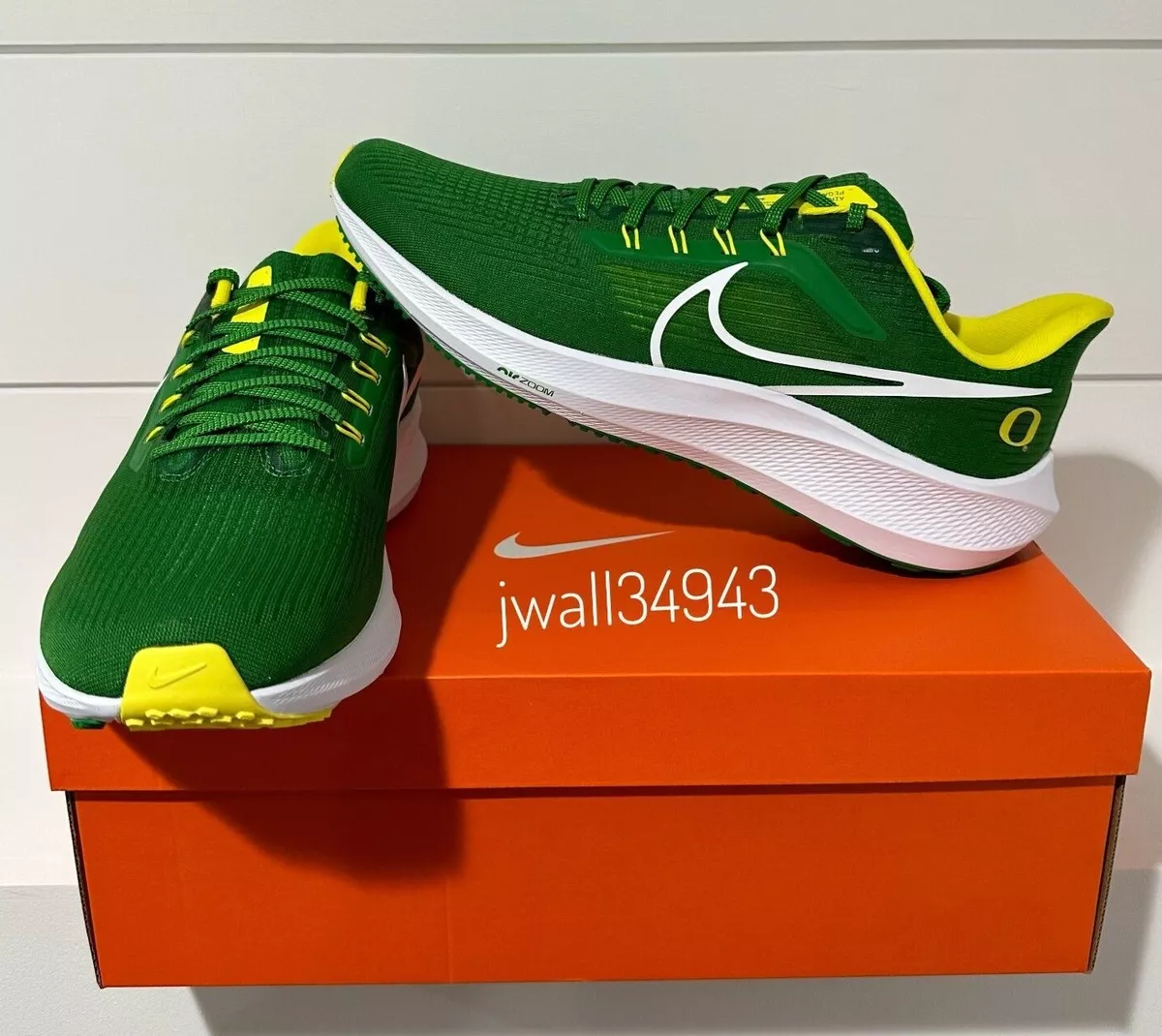 Oregon ducks hotsell men's shoes