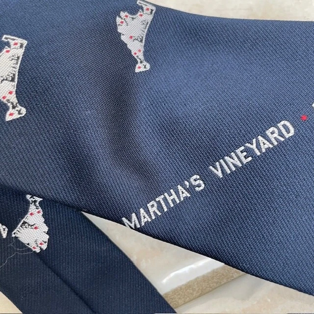 Corbata de cuello emblemática vintage The Fligors Martha’s Vineyard Map azul poliéster Foto 3 de 4