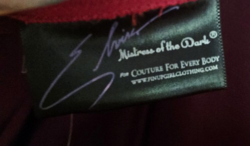 NWT PINUP COUTURE X ELVIRA MILA RED FISH TALE FLOOR LENGTH GOWN SIZE 2X. - Picture 14 of 17