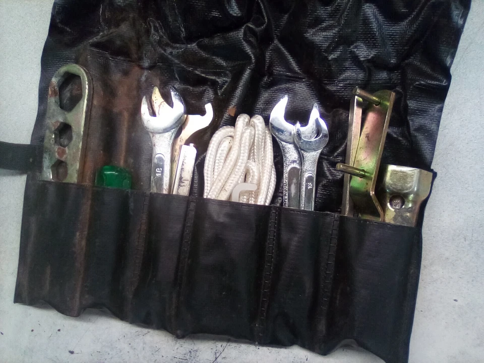 Kit de herramientas Ski-Doo Legend 500 ss GT 2004 herramientas de emergencia llaves 02 03 04 Foto 4 de 4