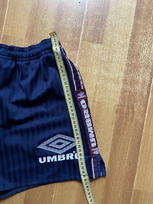 Short D’entraînement Umbro Pro Vintage 90’s – Rouge, Polyester, Taille 30 – Look Rétro Sportswear