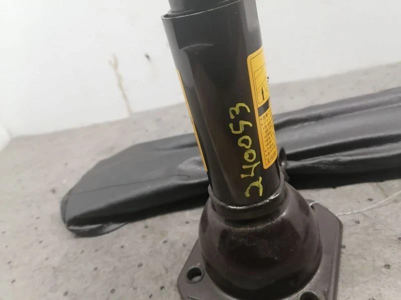 插孔和工具套装适用于 2008 年 FJ Cruiser  — 第 3/4 张图片