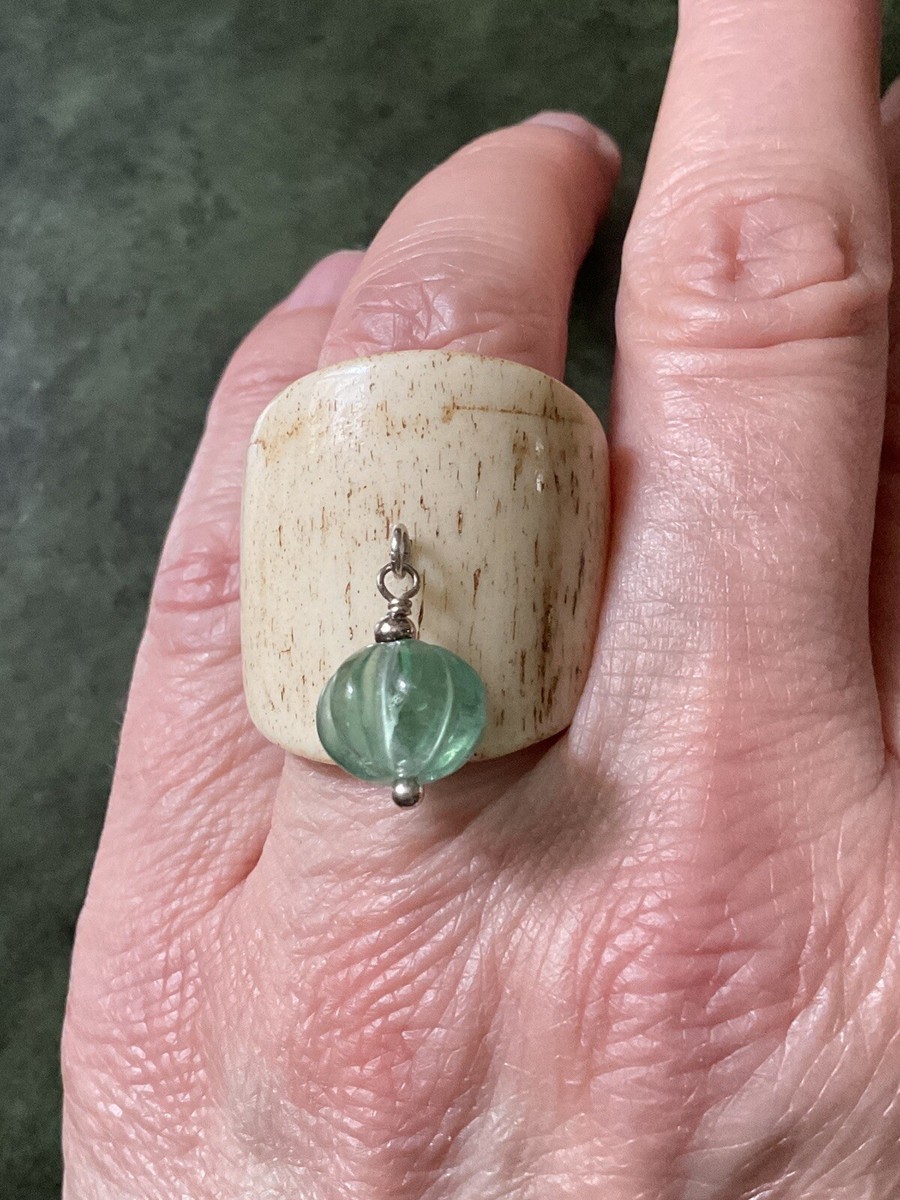 Bague Chevalière Moderniste Scandinave En Argent Massif - Sertie D'une Topaze Bleue Sculptée Et D'os