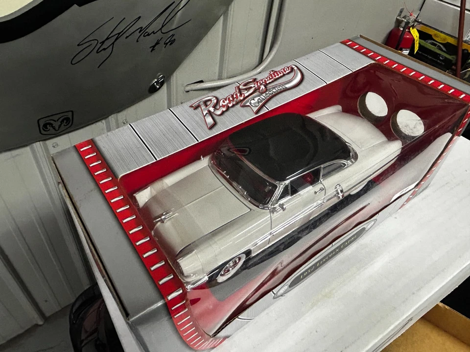 Lincoln Capri 1952 colección Road Signature coche modelo de metal escala 1:18 Foto 2 de 4