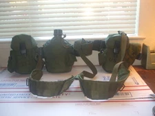 US ARMY CANTEEN + WEB BELT + 3 POUCHES + SHOULDER HARNESS  MEDUIM SIZE EXCELLENT
