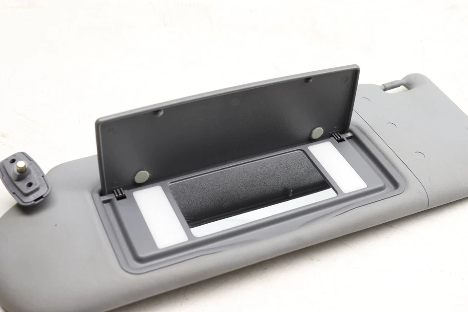 AUDI A8 QUATTRO 1997-1999 - PARASOL IZQUIERDO / ESPEJO 4D0857551F Foto 2 de 4