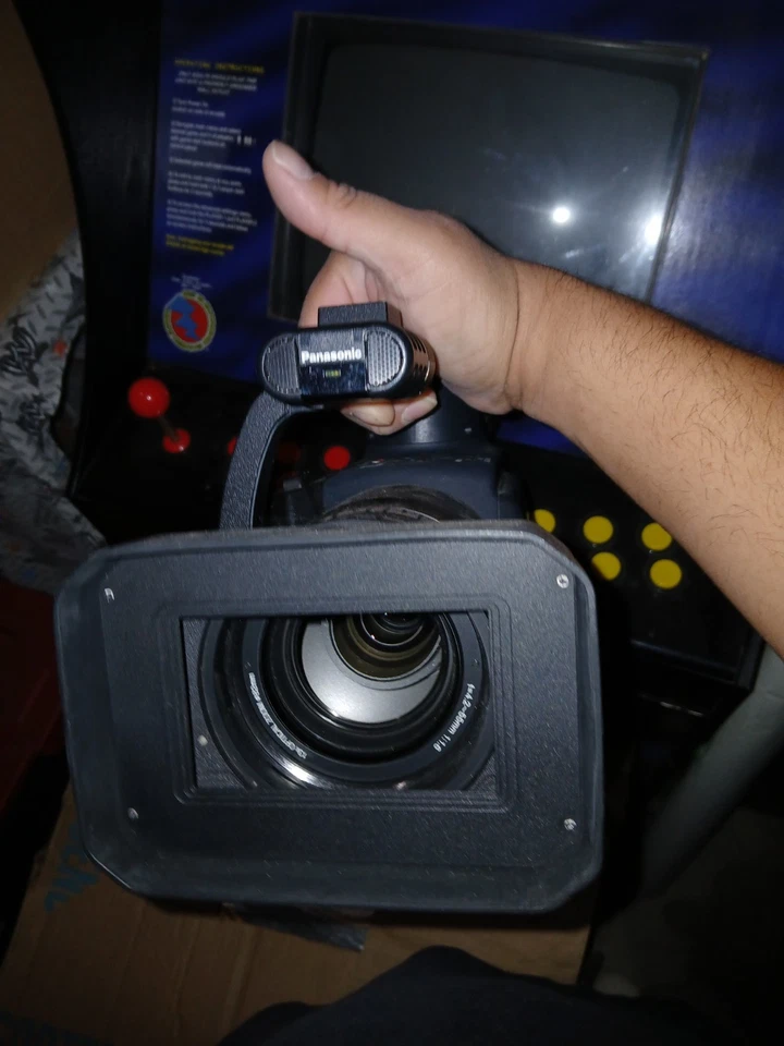 Panasonic AG-HVX200P 3-CCD P2/DVCPRO HD Camcorder - Image 3 of 4