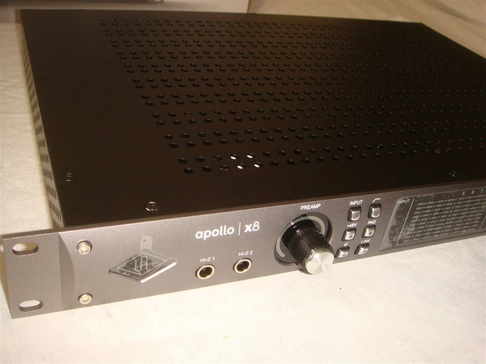 UNIVERSAL AUDIO APOLLO X8 18x24 THUNDERBOLT 3 AUDIO INTERFACE/SOFTWARE/UAD DSP - Image 4 of 4